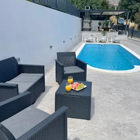 Apartments Antini Solin Exterior photo